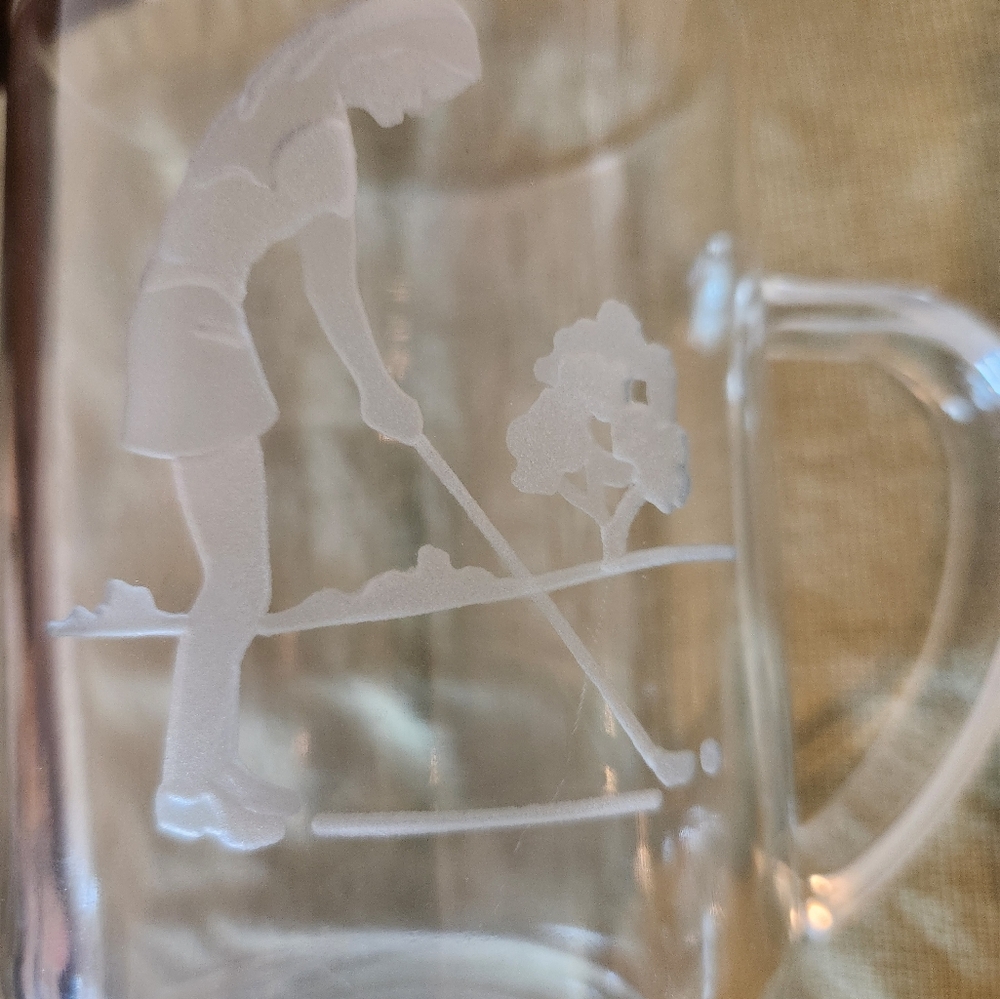 Vintage etched glass golf mug